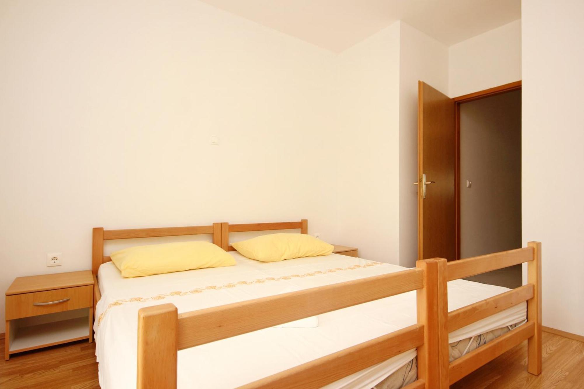 Apartments With A Parking Space Poljica, Trogir - 10010 Marina Room photo